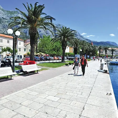 Gorgeous In Μακάρσκα