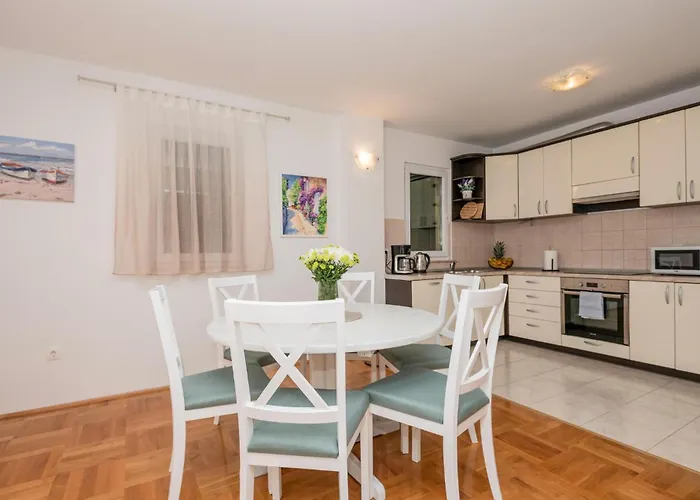 Holiday home Beautiful In Makarska