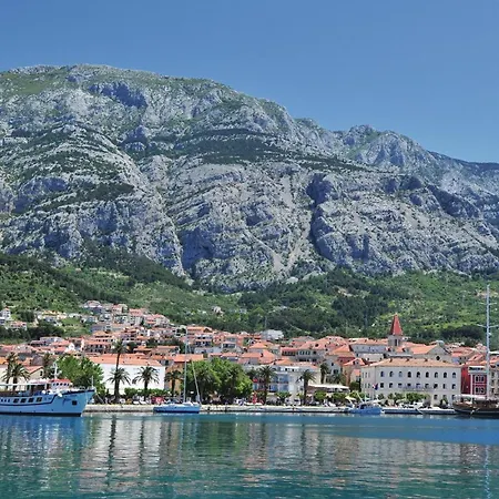 Nyaraló Gorgeous In Makarska